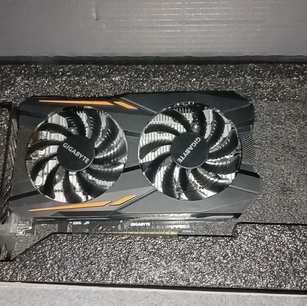 PNY GEFORCE RTX 3070 TI 8GB XLR8 GAMING REVEL EPIC-X RGB TRIPLE FAN GRAPHICScard